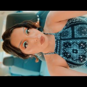 Meet your Posher, Caitlyn